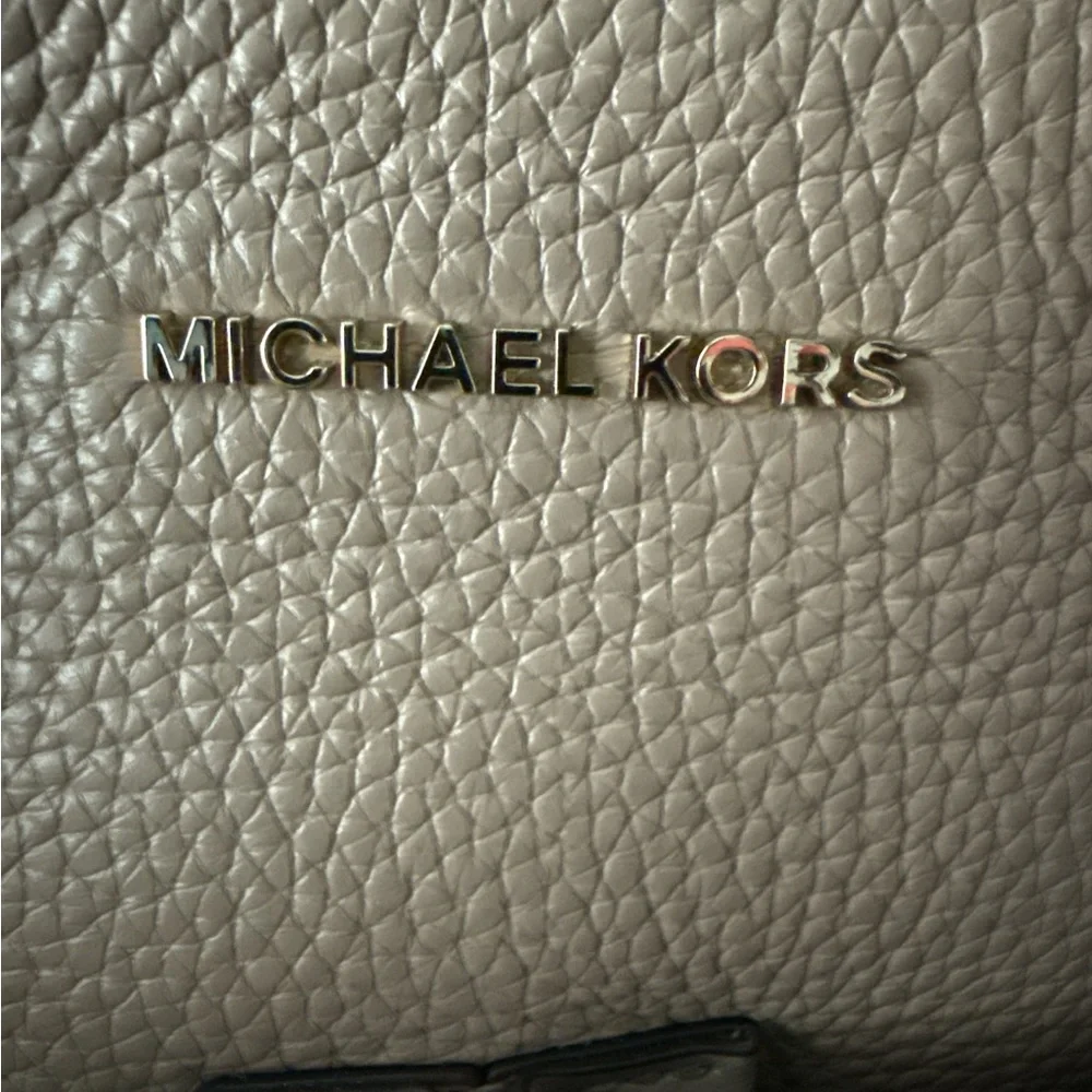Michael Kors Bedford Leather Tote - Picture 5 of 6
